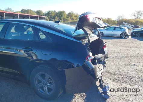 2022 Kia K5 Lxs z USA, uszkodzony, nr VIN 5XXG14J27NG139440